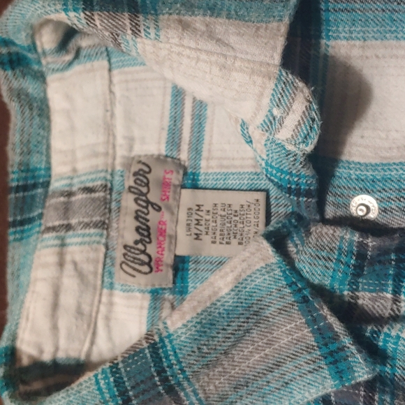 Soft pearl snap - Picture 2 of 2